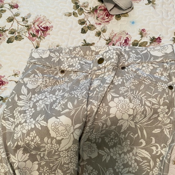 Junior Jeggins all over print no tags worn twice - Picture 3 of 3